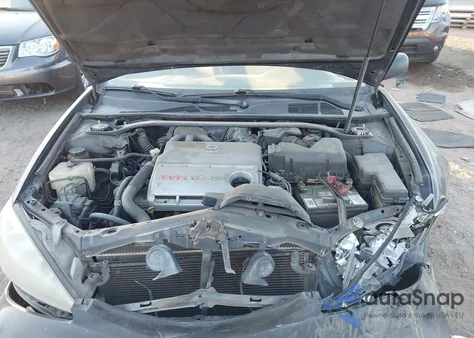 2003 Toyota Camry Xle V6 z USA, uszkodzony, nr VIN 4T1BF32K83U055702